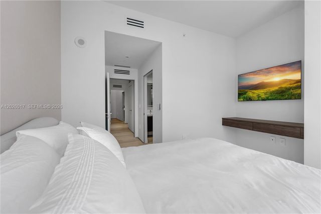 851 NE 1st Ave 4201, Miami, FL 33132