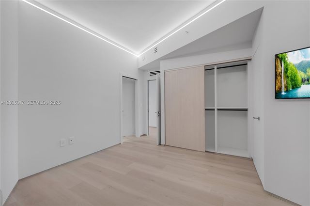 851 NE 1st Ave 4201, Miami, FL 33132