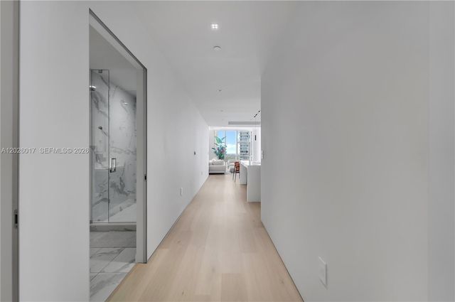 851 NE 1st Ave 4201, Miami, FL 33132