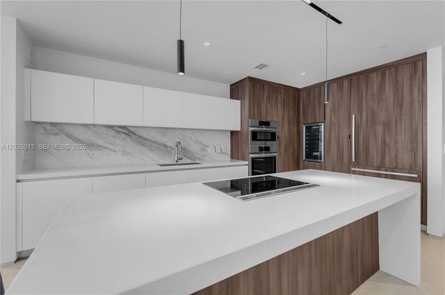 851 NE 1st Ave 4201, Miami, FL 33132