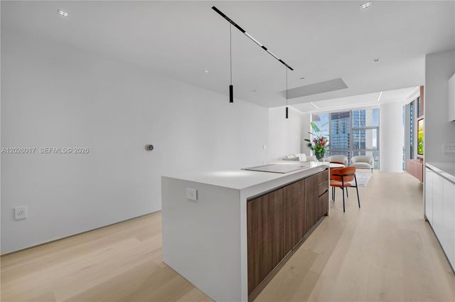 851 NE 1st Ave 4201, Miami, FL 33132