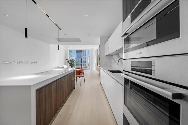851 NE 1st Ave 4201, Miami, FL 33132
