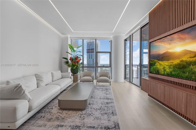 851 NE 1st Ave 4201, Miami, FL 33132