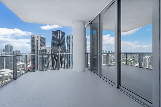 851 NE 1st Ave 4201, Miami, FL 33132
