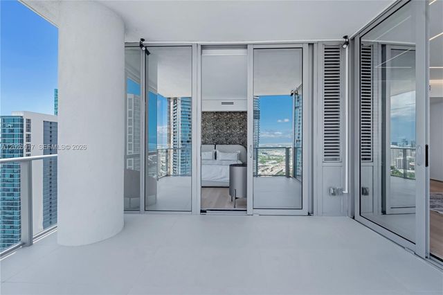 851 NE 1st Ave 4201, Miami, FL 33132