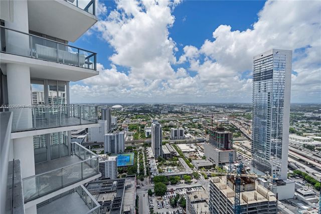 851 NE 1st Ave 4201, Miami, FL 33132