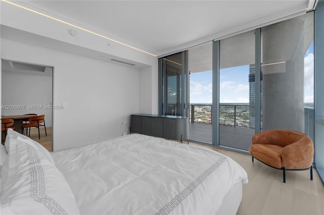 851 NE 1st Ave 4201, Miami, FL 33132