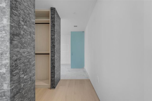 851 NE 1st Ave 4201, Miami, FL 33132