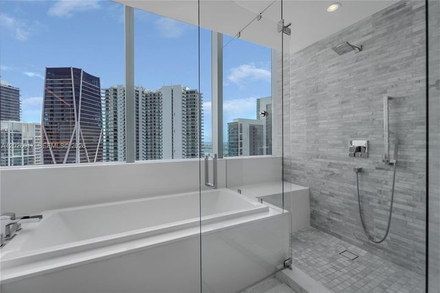 851 NE 1st Ave 4201, Miami, FL 33132