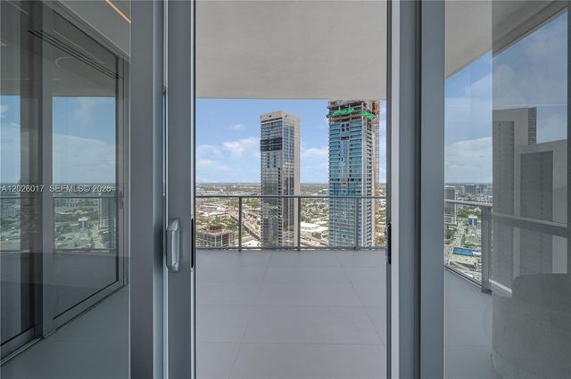 851 NE 1st Ave 4201, Miami, FL 33132