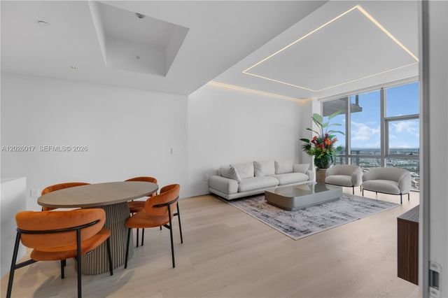 851 NE 1st Ave 4201, Miami, FL 33132