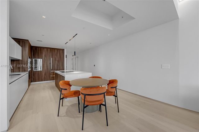 851 NE 1st Ave 4201, Miami, FL 33132
