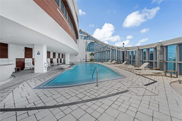 851 NE 1st Ave 4201, Miami, FL 33132
