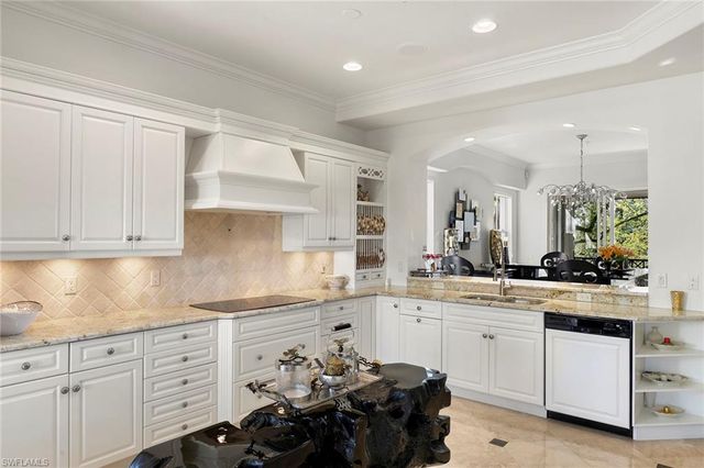 2642 Bolero DR 5-2, Naples, FL 34109