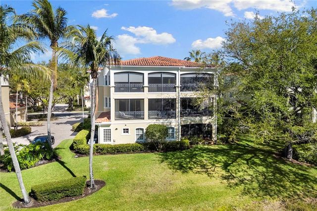 2642 Bolero DR 5-2, Naples, FL 34109