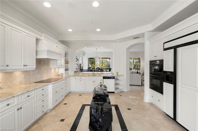 2642 Bolero DR 5-2, Naples, FL 34109