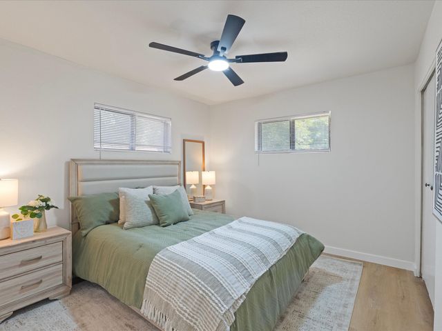 909 S Throckmorton Street, Sherman, TX 75090