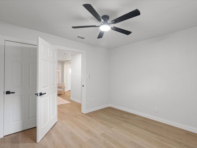 909 S Throckmorton Street, Sherman, TX 75090