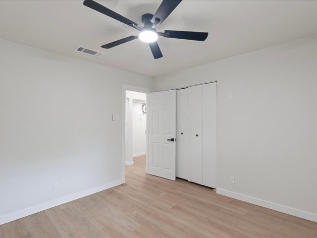 909 S Throckmorton Street, Sherman, TX 75090