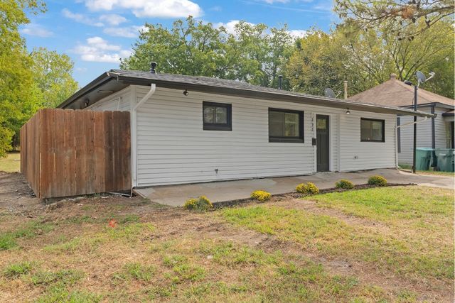 909 S Throckmorton Street, Sherman, TX 75090