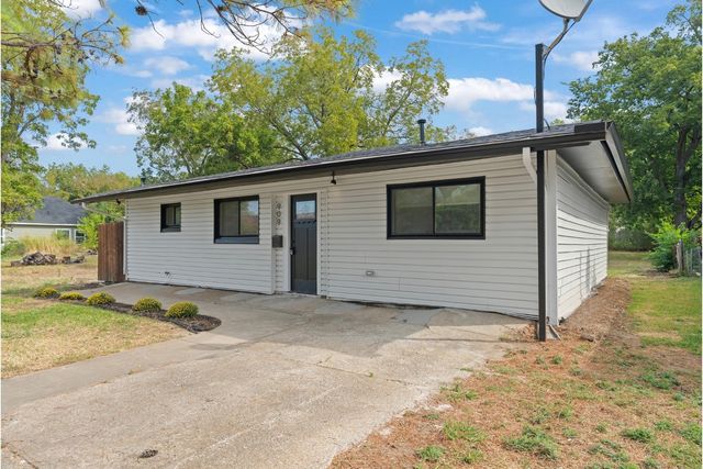 909 S Throckmorton Street, Sherman, TX 75090