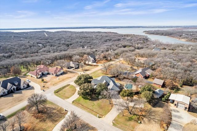 900 Amethyst Drive, Oak Point, TX 75068