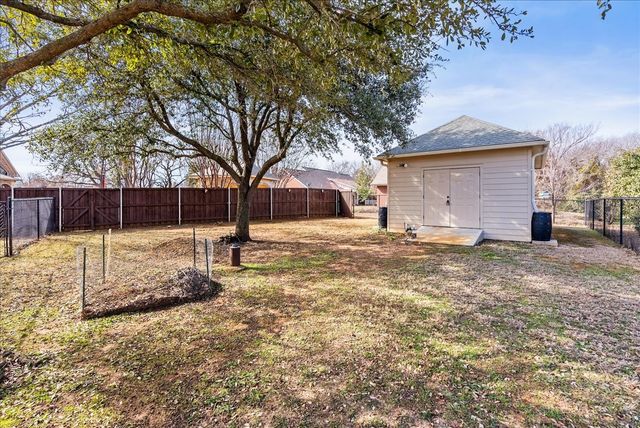 900 Amethyst Drive, Oak Point, TX 75068