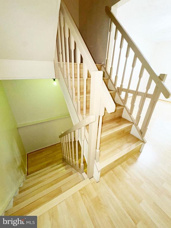 Image 10 of property listing at 8310 MARY LEE LN, Laurel, MD 20723