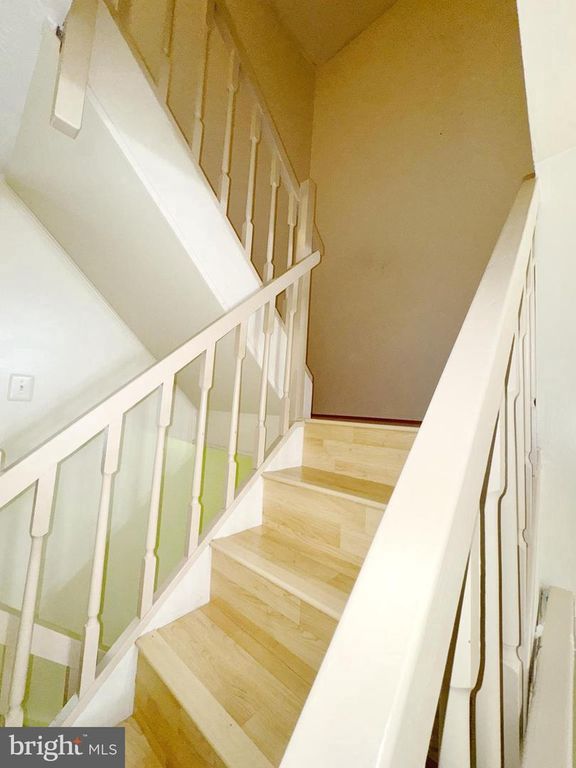 Image 11 of property listing at 8310 MARY LEE LN, Laurel, MD 20723