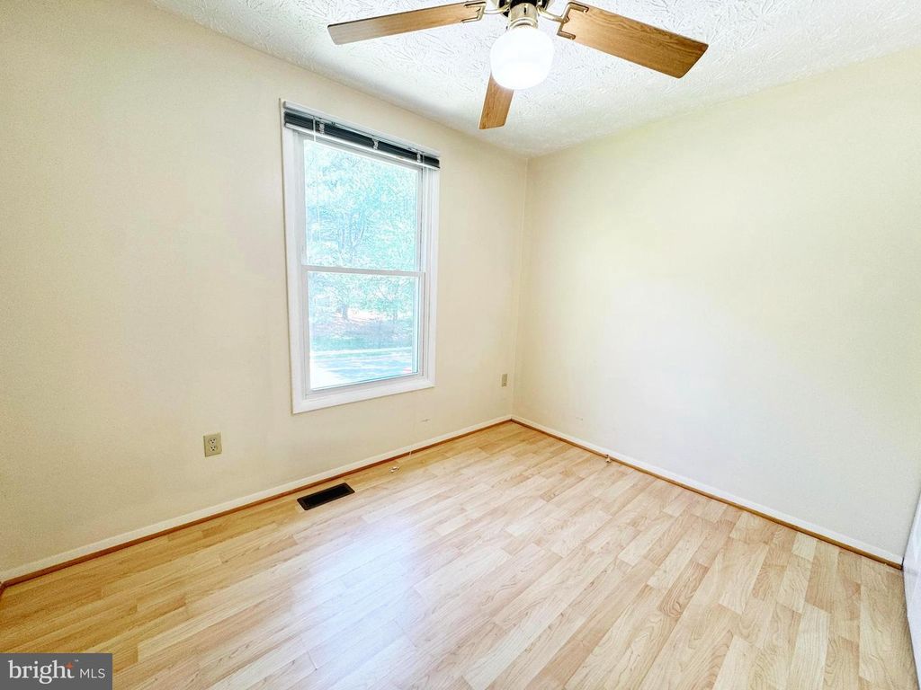 Image 12 of property listing at 8310 MARY LEE LN, Laurel, MD 20723