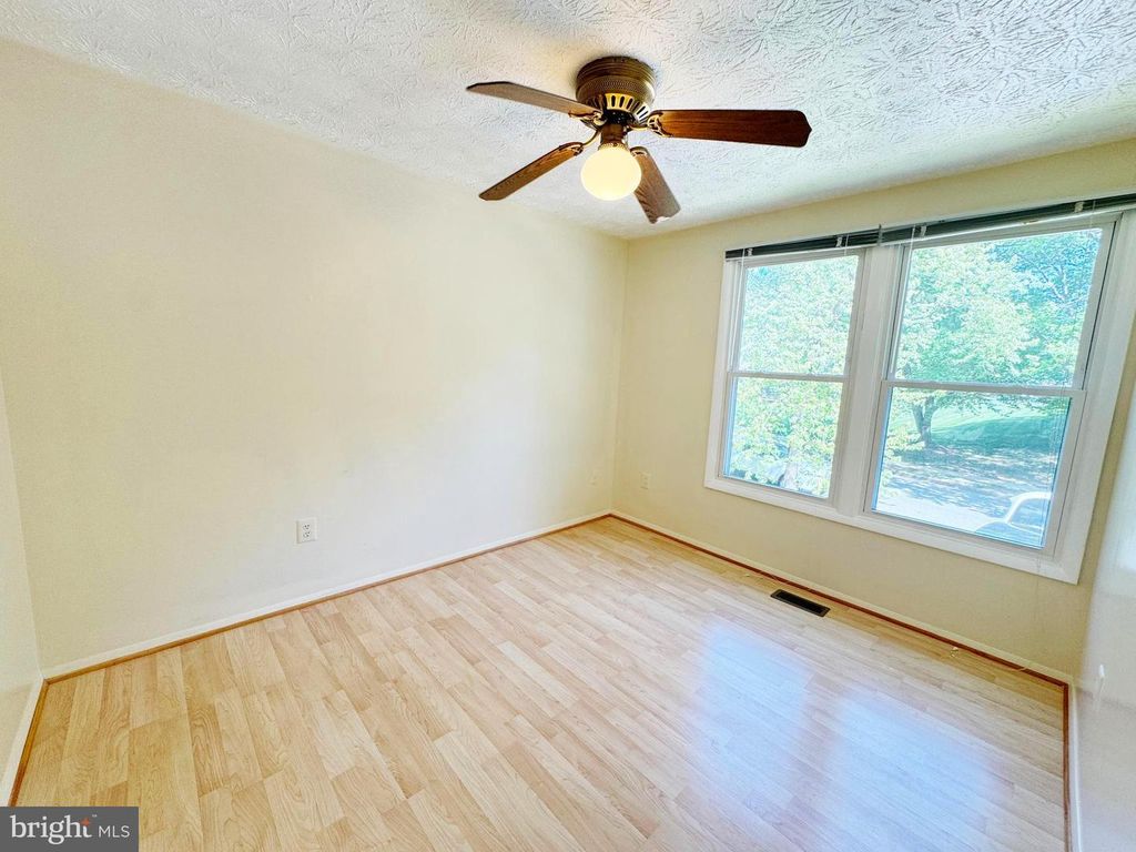 Image 16 of property listing at 8310 MARY LEE LN, Laurel, MD 20723
