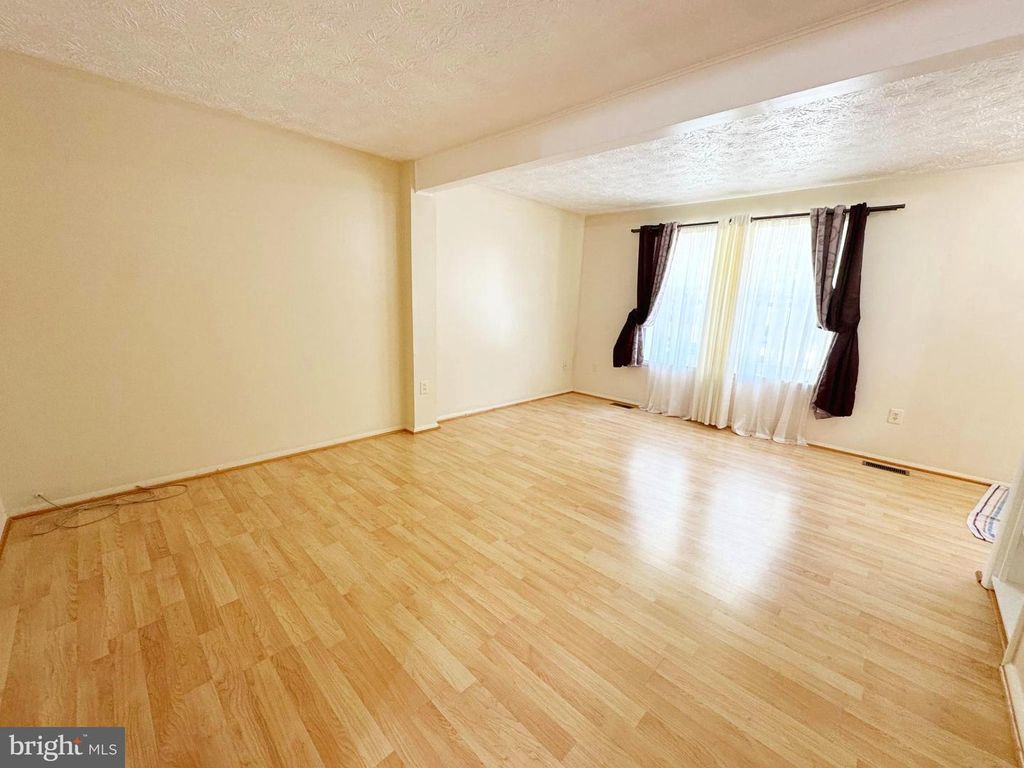 Image 3 of property listing at 8310 MARY LEE LN, Laurel, MD 20723