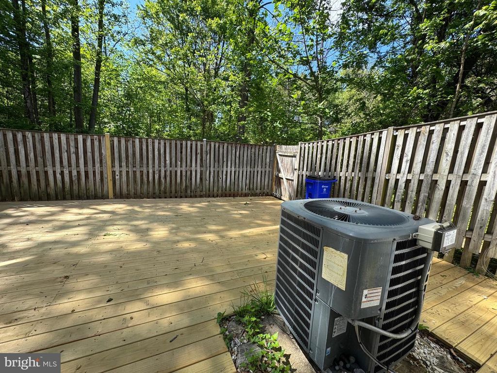 Image 33 of property listing at 8310 MARY LEE LN, Laurel, MD 20723