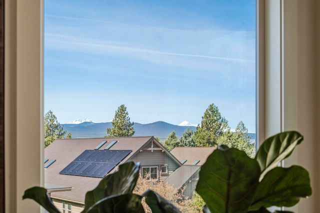 2656 NW Nordeen Way, Bend, OR 97703