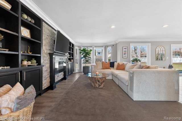 16399 Huff Street, Livonia, MI 48154