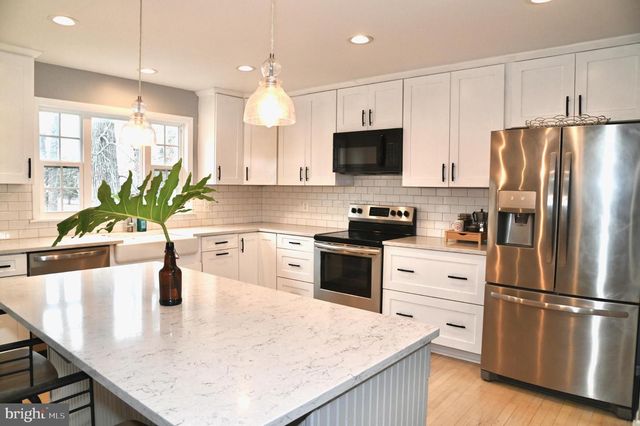 10009 LAURAN PL, Nokesville, VA 20181