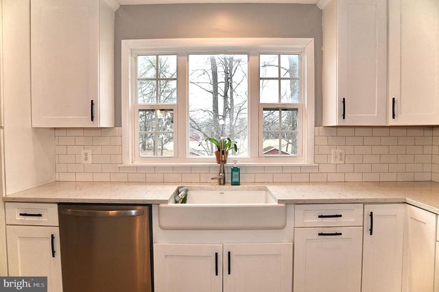 10009 LAURAN PL, Nokesville, VA 20181