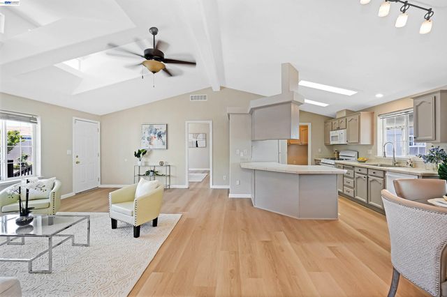 28680 Mercury st, Hayward, CA 94544