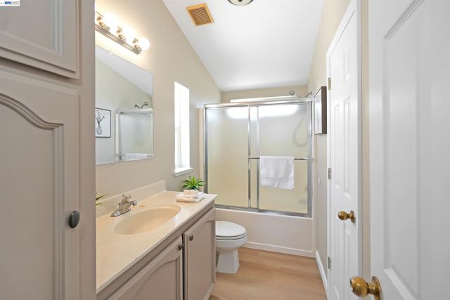 28680 Mercury st, Hayward, CA 94544