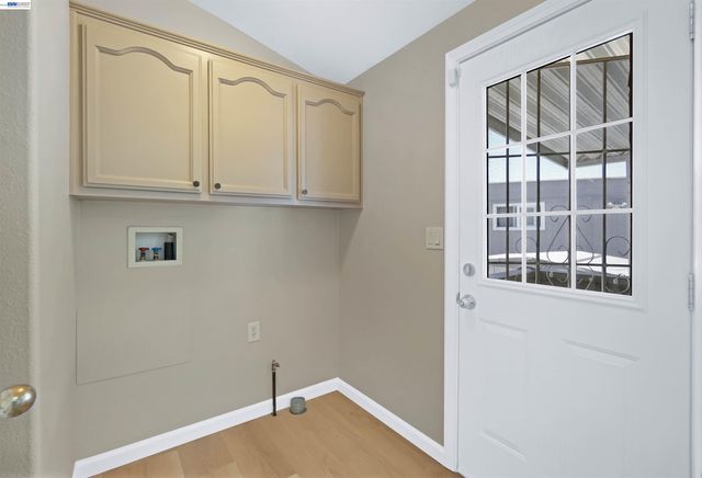 28680 Mercury st, Hayward, CA 94544