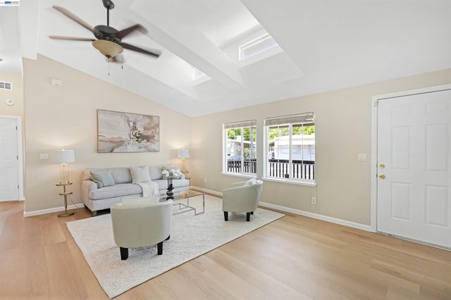 28680 Mercury st, Hayward, CA 94544