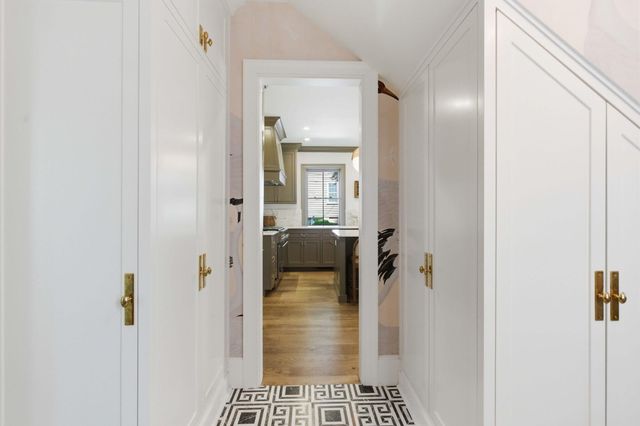 55 Elizabeth Street, Charleston, SC 29403
