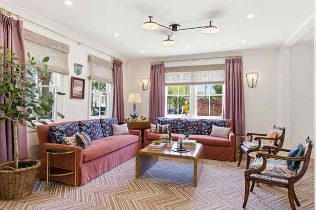 55 Elizabeth Street, Charleston, SC 29403