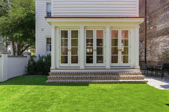 55 Elizabeth Street, Charleston, SC 29403