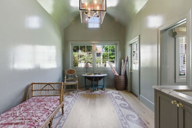 55 Elizabeth Street, Charleston, SC 29403