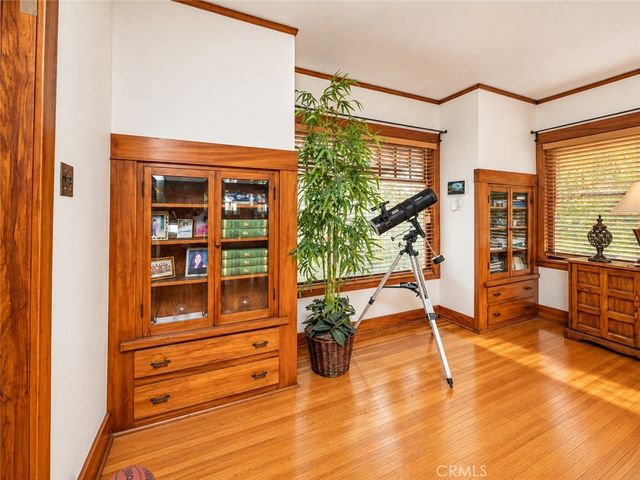 817 E Pasadena, Pomona, CA 91767