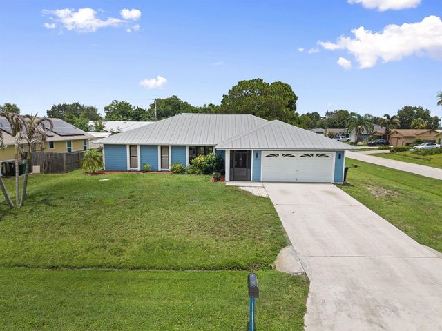 1001 SW Canary Terrace, Port St. Lucie, FL 34953