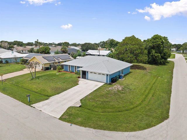 1001 SW Canary Terrace, Port St. Lucie, FL 34953