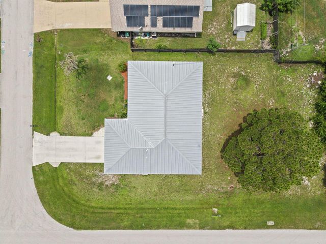 1001 SW Canary Terrace, Port St. Lucie, FL 34953