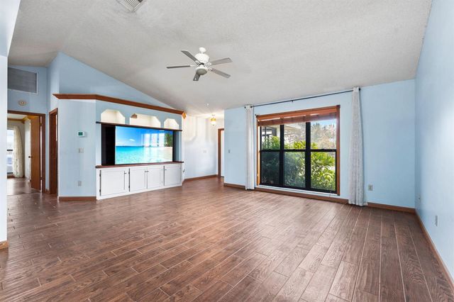 1001 SW Canary Terrace, Port St. Lucie, FL 34953